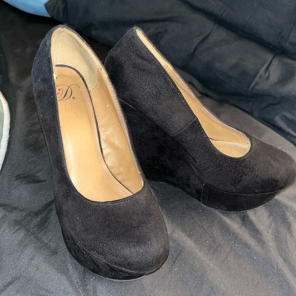 Black Platform Heels 👠